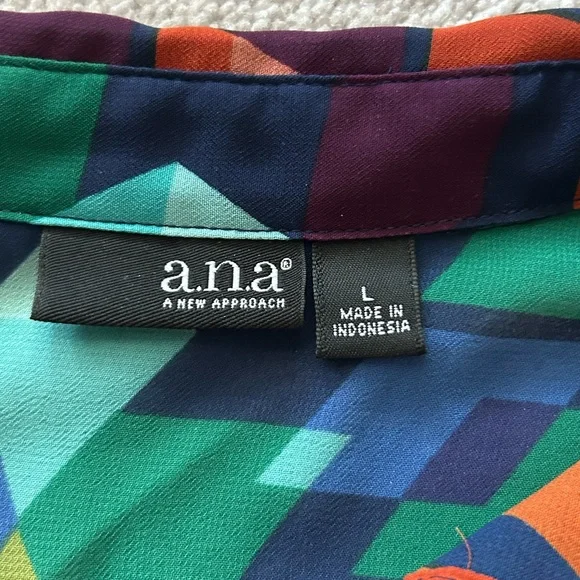 Multicolor Geometric Sheer Blouse - Picture 4 of 4